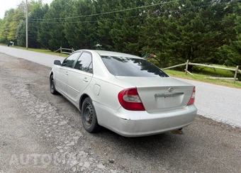 2003 Toyota Camry LE – miniatura 4