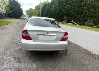 2003 Toyota Camry LE – miniatura 5