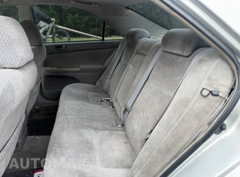 2003 Toyota Camry LE – miniatura 7