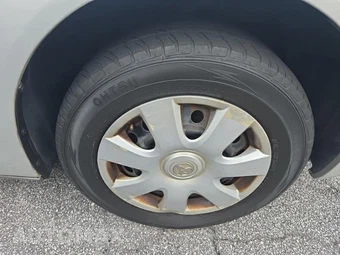 2003 Toyota Camry LE – miniatura 9