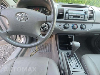 2003 Toyota Camry LE – miniatura 10