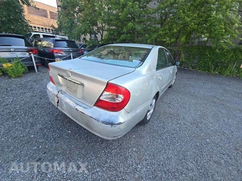 2003 Toyota Camry LE – miniatura 3