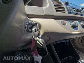 2003 Toyota Camry LE - miniatura 8