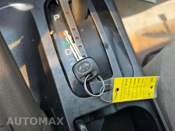 2003 Toyota Camry LE - miniatura 8