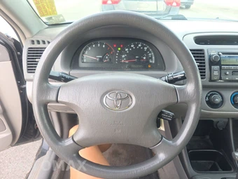 2003 Toyota Camry LE - miniatura 10