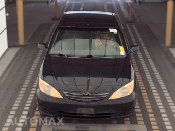 2003 Toyota Camry LE - miniatura 2