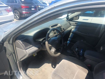 2003 Toyota Camry LE – miniatura 10