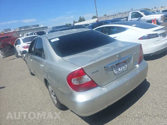 2003 Toyota Camry LE – miniatura 6