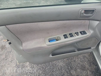 2003 Toyota Camry SE – miniatura 9