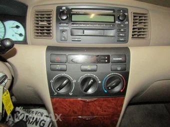 2003 Toyota Corolla CE – miniatura 14