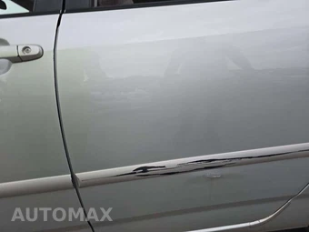 2003 Toyota Corolla LE – miniatura 26
