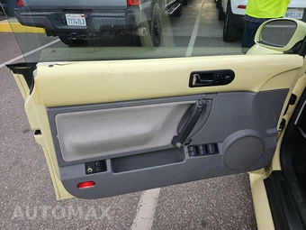 2003 Volkswagen New Beetle Convertible GLS – miniatura 9