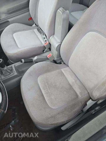 2003 Volkswagen New Beetle Coupe GLS Hatchback – miniatura 24