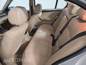 2004 BMW 3 Series Sedan 325i – miniatura 13