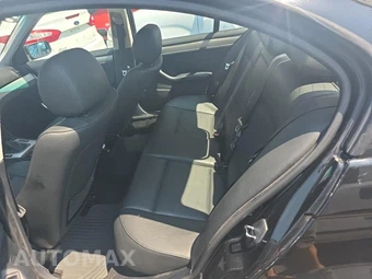 2004 BMW 3 Series Sedan 325xi – miniatura 10