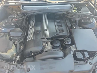 2004 BMW 3 Series Sedan 325xi – miniatura 12