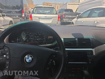 2004 BMW 3 Series Sedan 325xi – miniatura 8
