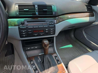2004 BMW 3 Series Sedan 325xi – miniatura 10
