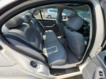 2004 BMW 3 Series Sedan 325xi – miniatura 16