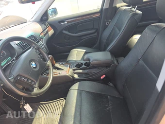 2004 BMW 3 Series Sedan 330xi - miniatura 7