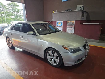 2004 BMW 5 Series Sedan 530i w/Sport Pkg - miniatura 3