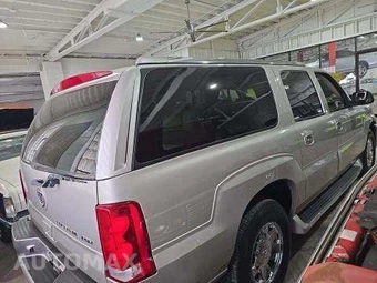 2004 Cadillac Escalade ESV - miniatura 3