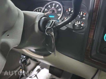 2004 Cadillac Escalade ESV - miniatura 8