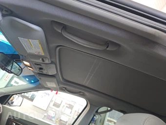 2004 Cadillac SRX – miniatura 17