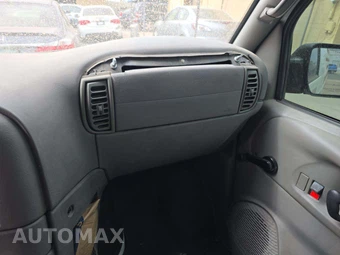 2004 Chevrolet Astro Cargo Van 1SA 111.2" WB - miniatura 17