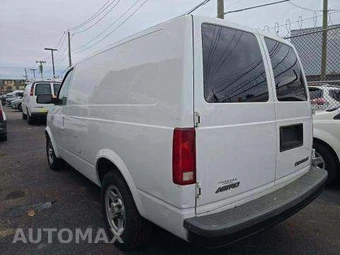 2004 Chevrolet Astro Cargo Van 1SA 111.2" WB - miniatura 2