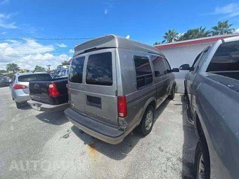 2004 Chevrolet Astro Upfitter Van 1SB 111.2" WB - miniatura 3