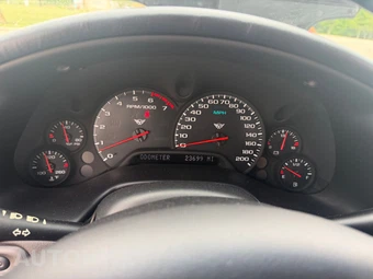 2004 Chevrolet Corvette Coupe - miniatura 31