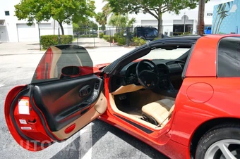 2004 Chevrolet Corvette Coupe - miniatura 14