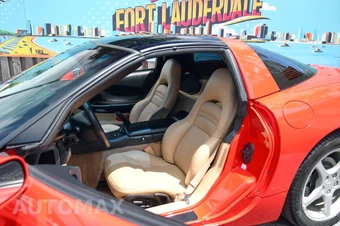 2004 Chevrolet Corvette Coupe - miniatura 17