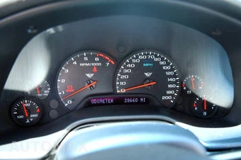 2004 Chevrolet Corvette Coupe - miniatura 25
