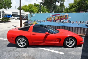 2004 Chevrolet Corvette Coupe - miniatura 32