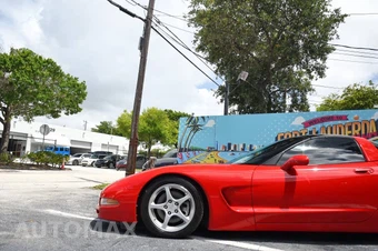 2004 Chevrolet Corvette Coupe - miniatura 5