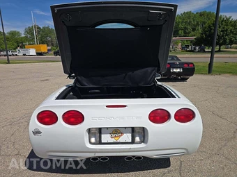2004 Chevrolet Corvette Coupe - miniatura 10