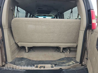 2004 Chevrolet Express 3500 Passenger Van 155.0" WB - miniatura 17