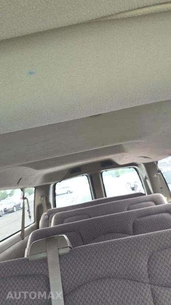 2004 Chevrolet Express 3500 Passenger Van 155.0" WB - miniatura 26