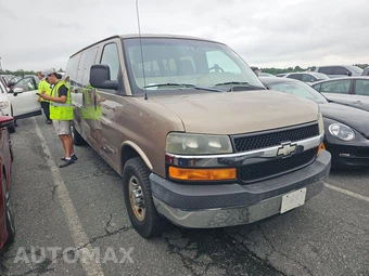 2004 Chevrolet Express 3500 Passenger Van 155.0" WB - miniatura 3