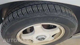 2004 Chevrolet Impala – miniatura 38