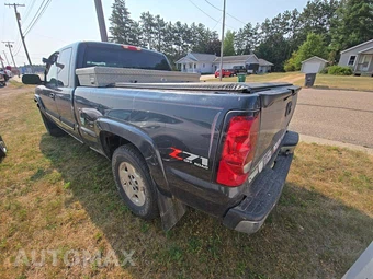 2004 Chevrolet Silverado 1500 Extended Cab Medium Bed 1SA w/Rear Doors - miniatura 2