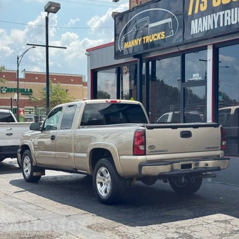 2004 Chevrolet Silverado 1500 Z71 Extended Cab Medium Bed 1SL w/Rear Doors - miniatura 4