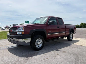 2004 Chevrolet Silverado 2500HD LS Extended Cab Medium Bed 1SB w/Rear Doors - samochód z USA z aukcji Manheim, oferta Kup Teraz w AUTOMAX