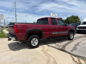 2004 Chevrolet Silverado 2500HD LS Extended Cab Medium Bed 1SB w/Rear Doors - miniatura 3