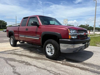 2004 Chevrolet Silverado 2500HD LS Extended Cab Medium Bed 1SB w/Rear Doors - miniatura 4