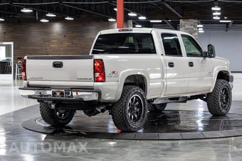 2004 Chevrolet Silverado 2500HD LT Crew Cab Medium Bed 1SC - miniatura 17