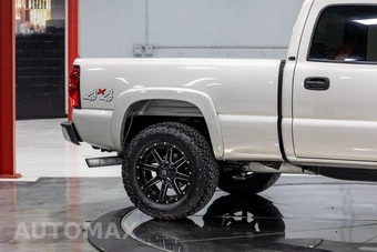 2004 Chevrolet Silverado 2500HD LT Crew Cab Medium Bed 1SC - miniatura 20