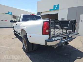 2004 Chevrolet Silverado 3500 Extended Cab Long Bed 1SA w/Rear Doors DRW - miniatura 2
